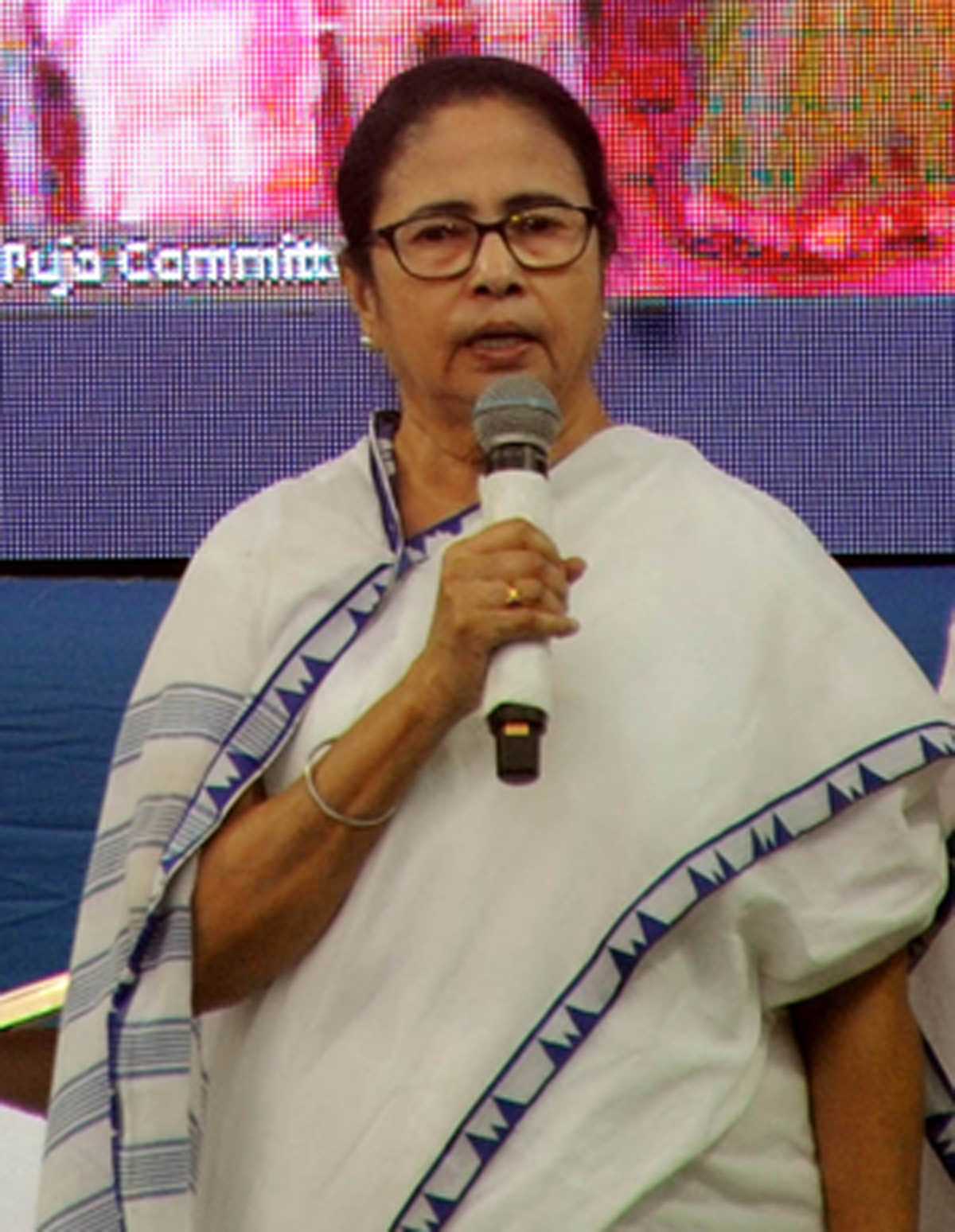 आप हममें से चार लोगों को गिरफ्तार कर लीजिए और मैं आपके आठ लोगों को गिरफ्तार करवा दूंगी : बंगाल सीएम